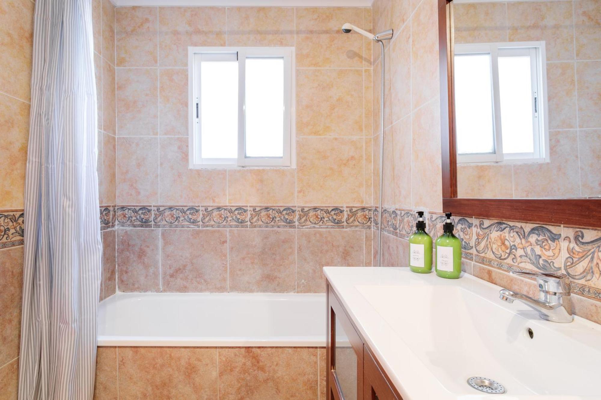 Montefaro Spacious Townhouse - Beach & Pool Santa Pola Kültér fotó